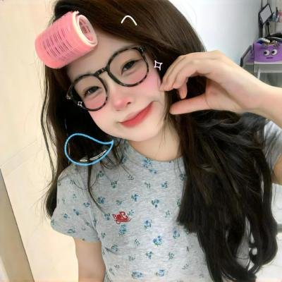 戴流苏耳环的少女